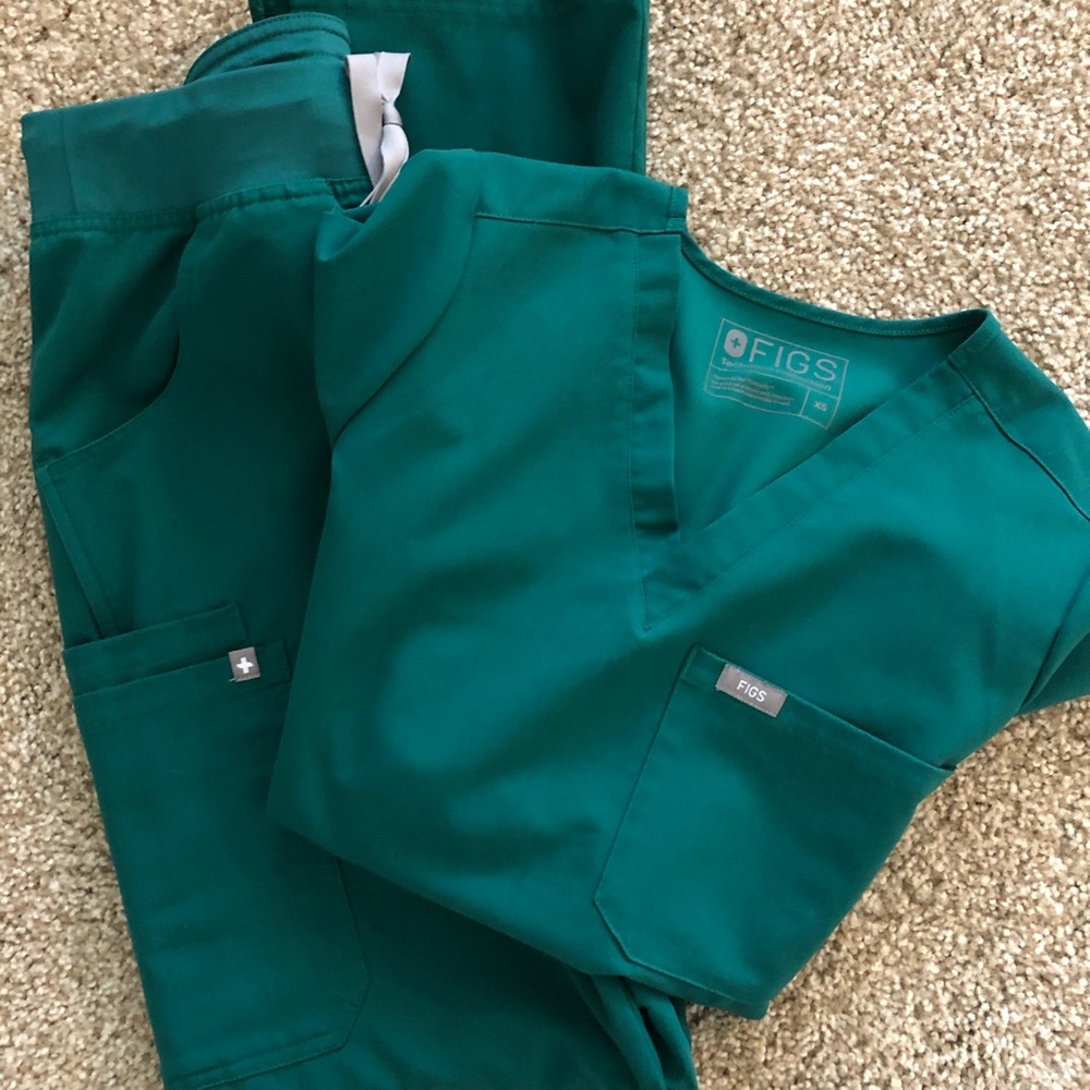 RARE Figs HUNTER GREEN Scrub Set